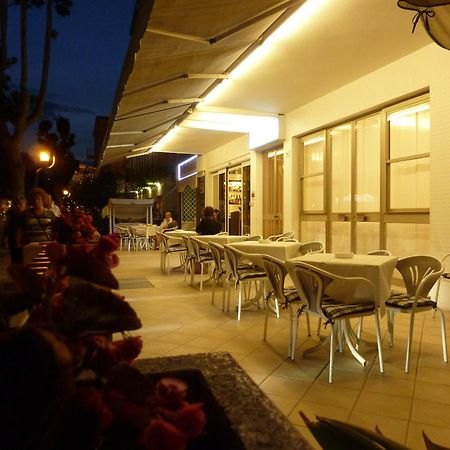 Hotel Gioiella Rimini Dış mekan fotoğraf