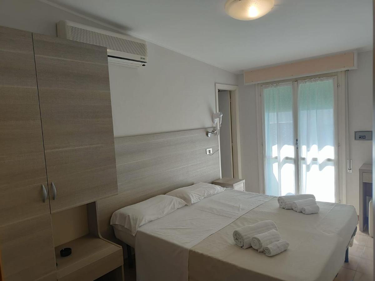 Hotel Gioiella Rimini Dış mekan fotoğraf