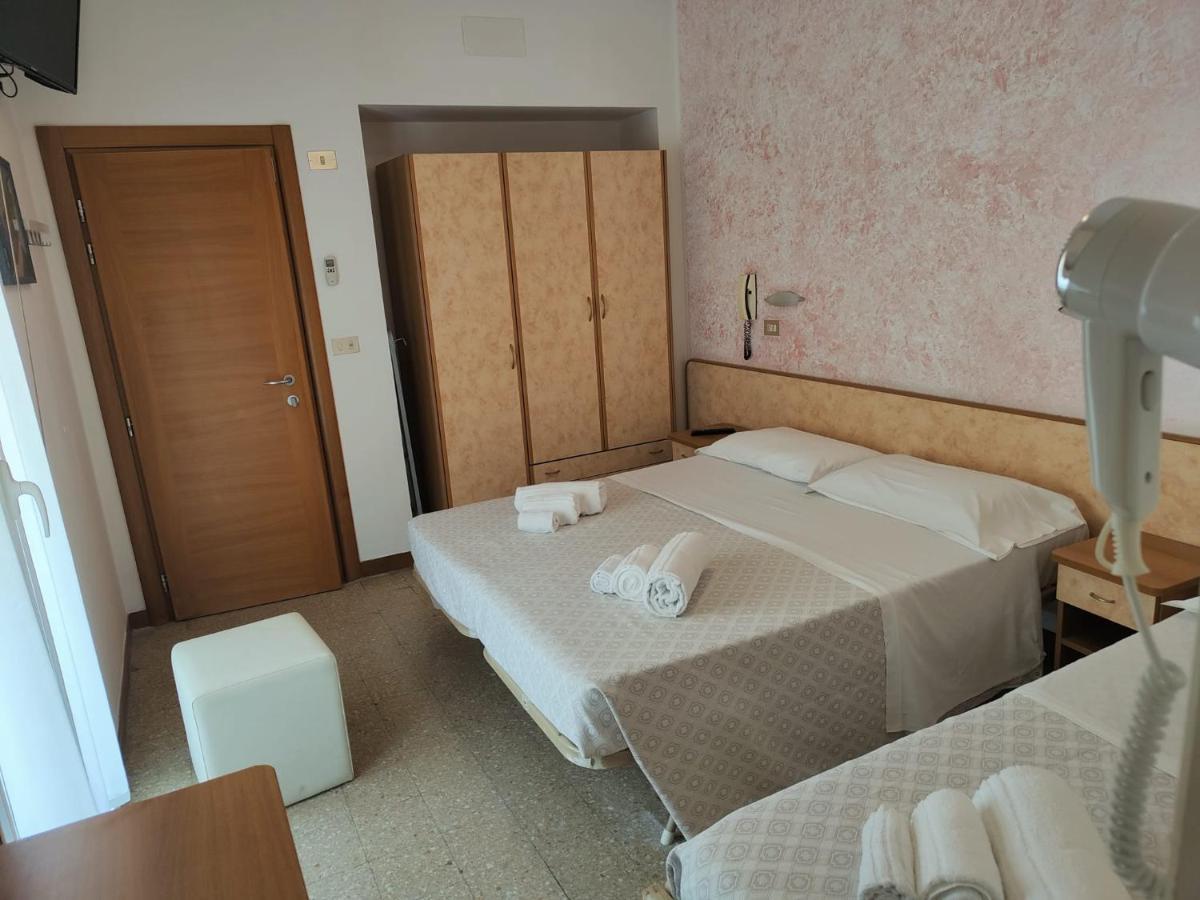 Hotel Gioiella Rimini Dış mekan fotoğraf