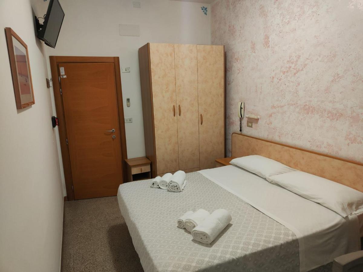 Hotel Gioiella Rimini Dış mekan fotoğraf