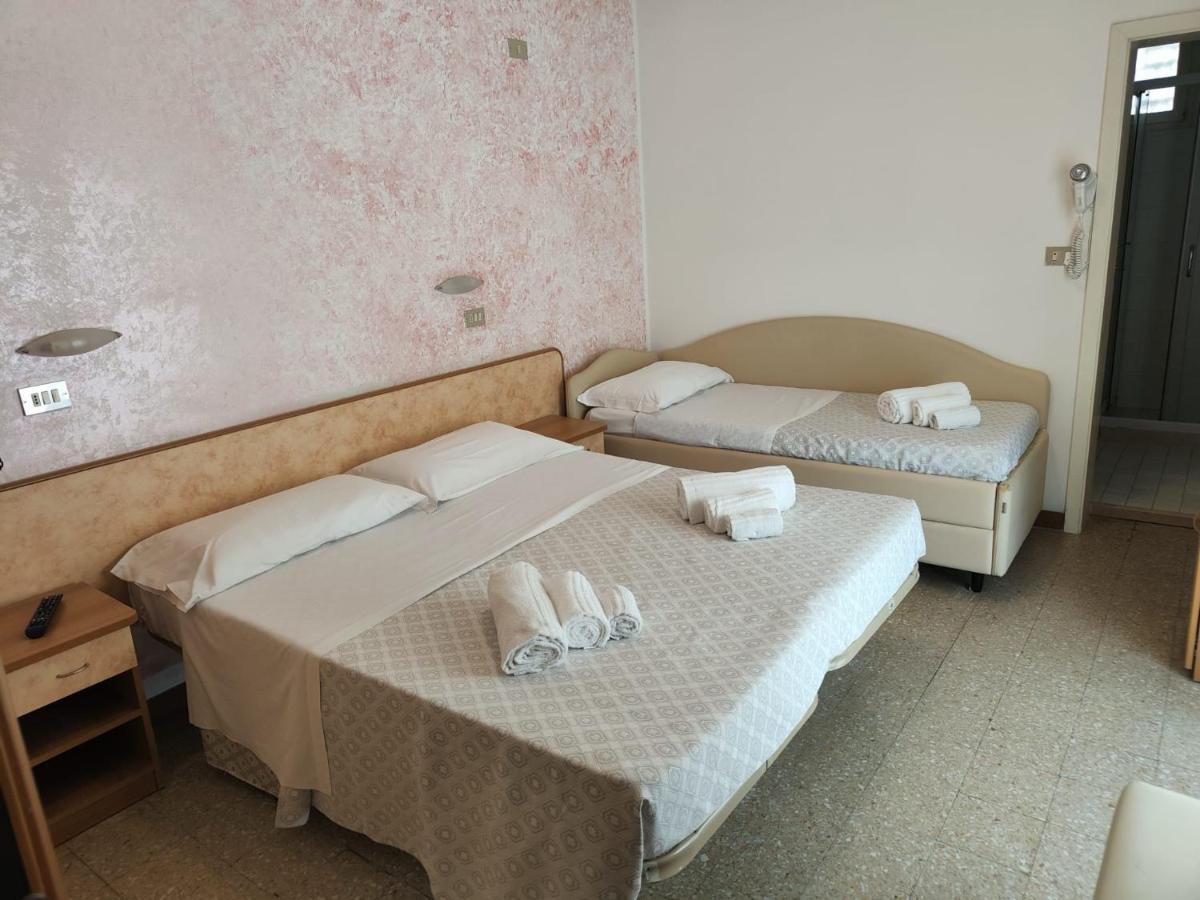 Hotel Gioiella Rimini Dış mekan fotoğraf