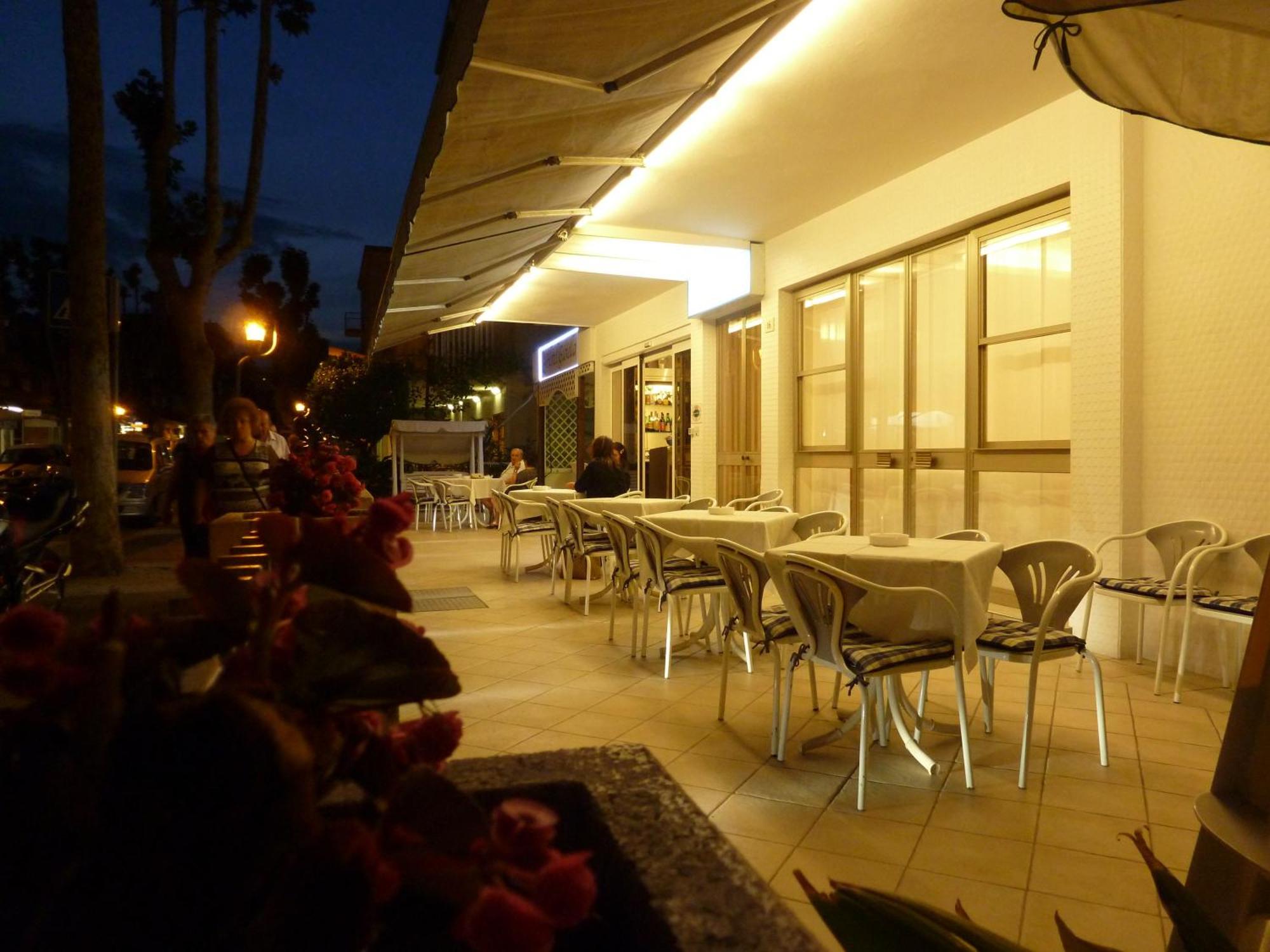 Hotel Gioiella Rimini Dış mekan fotoğraf